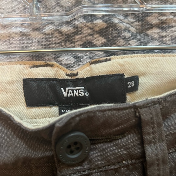 Men’s Vans Shorts - Picture 2 of 3